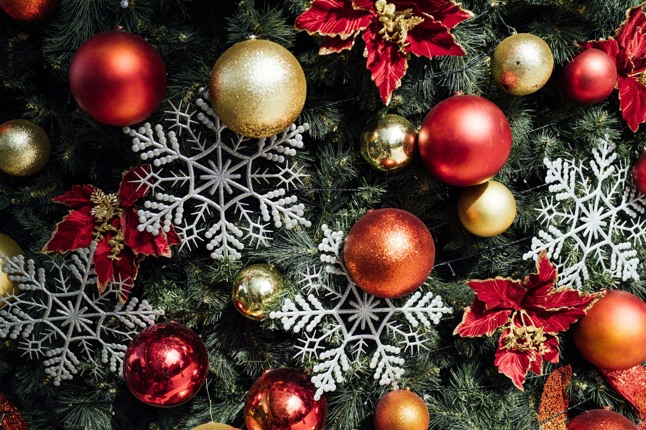 10 Simple Ways to Make Your Home Feel More Festive (on a Budget)
